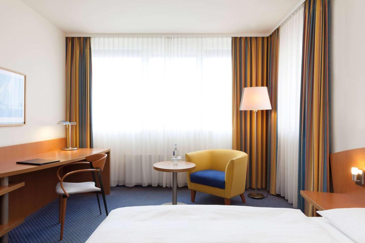 Vienna House By Wyndham Baltic Stralsund Hotel Екстериор снимка